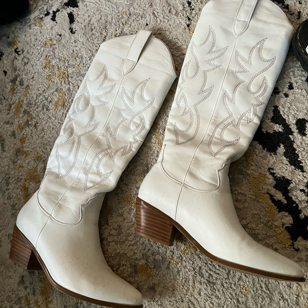 Princess Polly boots used